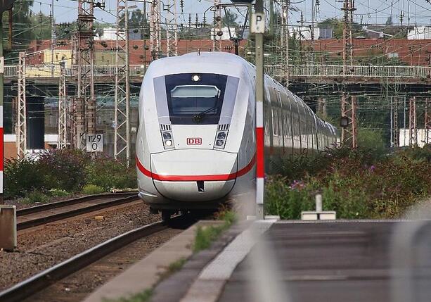 Bild vergrößern: Bahn stellt neuen Fahrplan vor