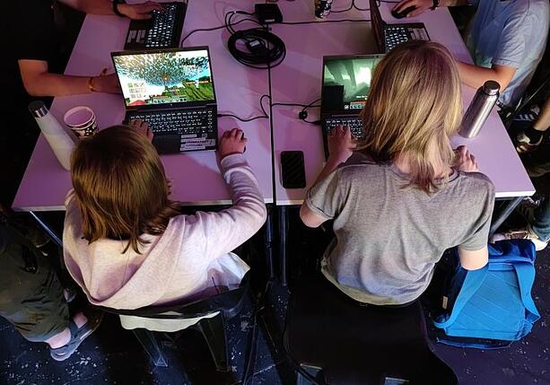 Bild vergrößern: Gamer geben monatlich knapp 30 Euro für Spiele aus