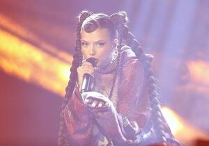 Nina Chuba auf Platz eins der Album-Charts