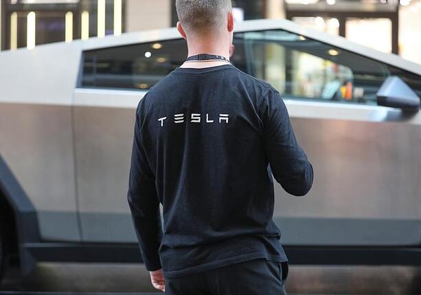 Bild vergrößern: IG Metall wirft Tesla Kampf gegen Gewerkschaft vor