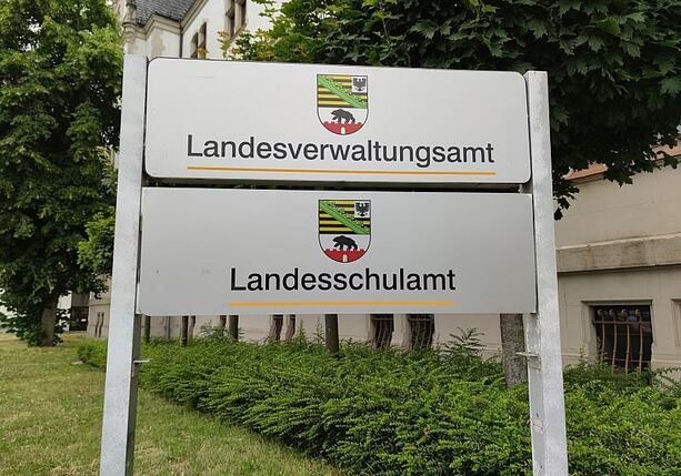 Bild vergrößern: Allensbach: Vier Fünftel wollen geringere Privilegien für Beamte