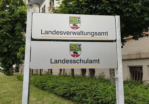 Allensbach: Vier Fünftel wollen geringere Privilegien für Beamte