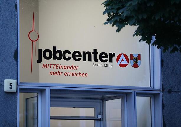 Bild vergrößern: Fahimi fordert Vollzeitprämie für Bürgergeld-Aufstocker