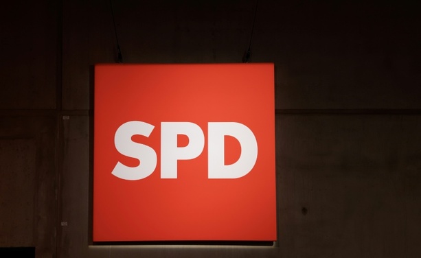 Bild vergrößern: Bayerische SPD hat wieder Doppelspitze - Roloff zu Kovorsitzendem gewählt