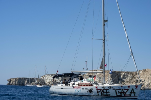 Bild vergrößern: Zehn weitere Boote einer Gaza-Hilfsflotte mit Aktivisten an Bord in See gestochen