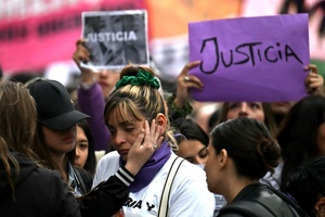 Nach Livestream von Dreifachmord an Frauen: Tausende demonstrieren in Buenos Aires