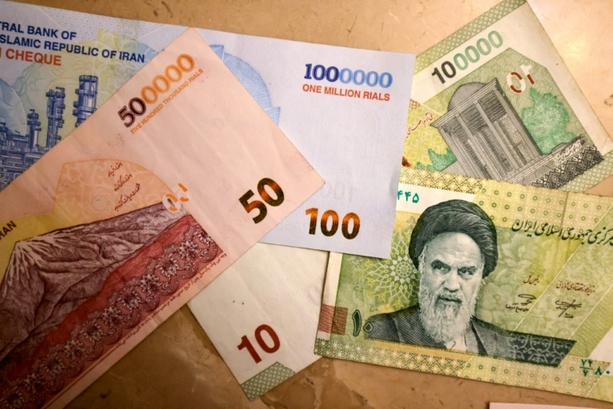 Bild vergrößern: Finanz-Websites: Iranische Währung nach Reaktivierung von UN-Sanktionen auf Rekordtief