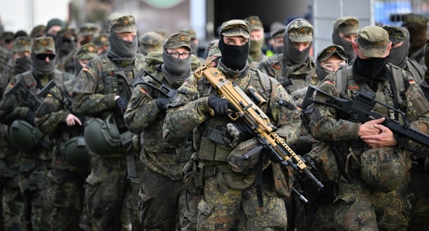 Bild vergrößern: CDU-Vorstoß zu NVA-Soldaten als Bundeswehr-Reservisten: SPD und Grüne skeptisch