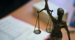 Bekannten in Wohnung getötet: Landgericht Stuttgart verhängt acht Jahre Haft