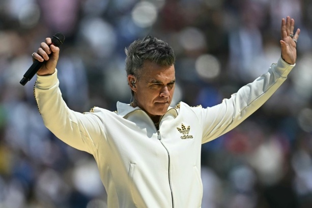 Bild vergrößern: Bulgarische Beamte fordern Schmiergeld von Robbie Williams' Lkw-Fahrern