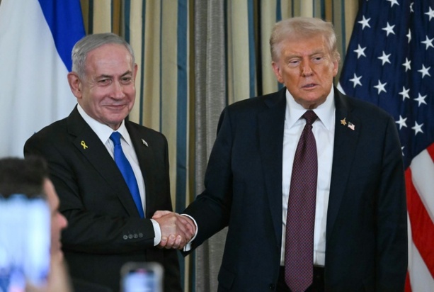 Bild vergrößern: Israel unterstützt Trump-Friedensplan für Gazastreifen - Netanjahu droht der Hamas
