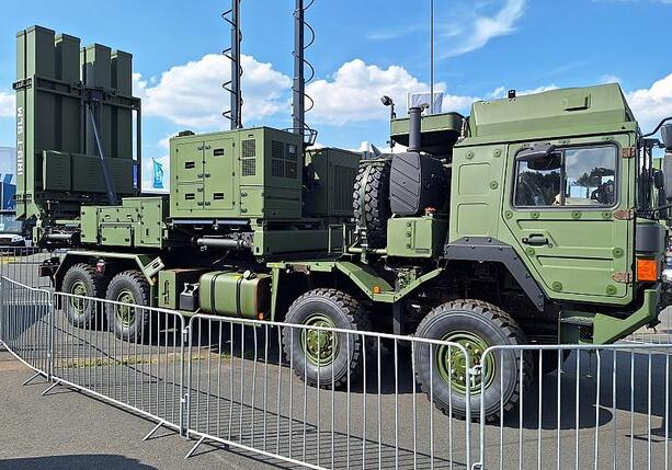 Bild vergrößern: Mehrheit der Deutschen gegen Abschuss russischer Kampfflugzeuge