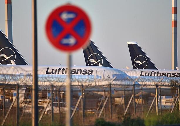 Bild vergrößern: Piloten der Lufthansa stimmen für Streik