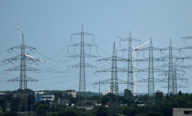Bild vergrößern: Strompreis: Übertragungsnetzbetreiber senken Netzentgelte deutlich
