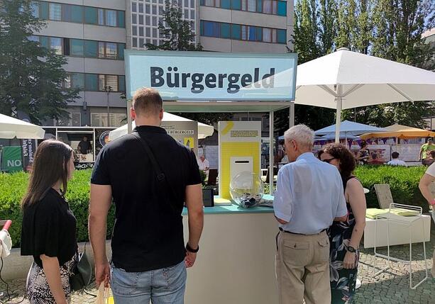 Bild vergrößern: Sozialrechtler hält Linnemanns Bürgergeld-Vorstoß für rechtswidrig