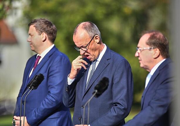 Bild vergrößern: Özdemir: Merz-Regierung schüttet Probleme mit Geld zu