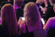 Bundesregierung lässt Mindestalter für soziale Netzwerke prüfen