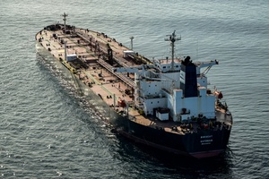 Drohnenverdacht: Kapitän eines Schiffs der russischen Schattenflotte weiter in Gewahrsam