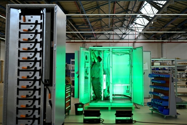 Bild vergrößern: Solarwirtschaft fordert konkretes Ausbauziel bis 2030 für Batteriespeicher
