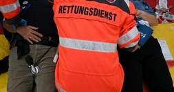 Mann in NRW gibt sich fälschlich als Rettungshelfer aus: Mit EKG-Gerät zu Einsatz