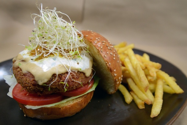 Bild vergrößern: Verbraucherschützer gegen mögliches EU-Namensverbot für Veggie-Burger