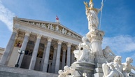 Tiefgekühltes aus Asien statt regionaler Bio-Kost: Österreichs Parlamentslokal in der Kritik