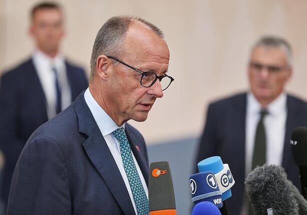 Bild vergrößern: Merz sieht in Europa Geschlossenheit gegenüber Russland