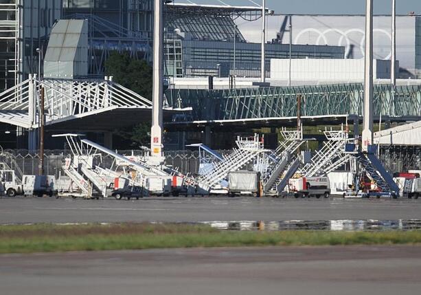 Bild vergrößern: Drohnen am Flughafen München sorgen für Ausfälle