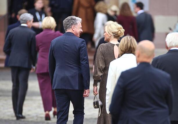 Bild vergrößern: Klöckner und Pilawa zeigen sich erstmals öffentlich als Paar