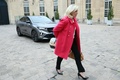 Rechtspopulistin Le Pen erscheint mit Katzenbaby beim Premierminister