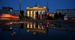 Brandenburger Tor mit Farbe beschmiert - Polizei ermittelt