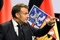 Macron warnt auf Einheitsfeier vor 'Verfall' der Demokratien