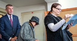 Tschechen wählen neues Parlament - Populistischer Ex-Regierungschef Babis Favorit