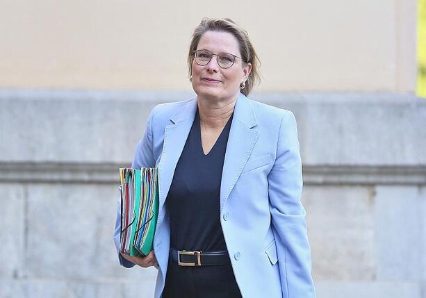 Bild vergrößern: Justizministerin will Scheinvaterschaften bekämpfen