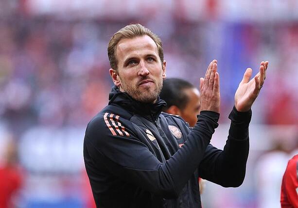 Bild vergrößern: 1. Bundesliga: Bayern München fertigt Frankfurt souverän ab