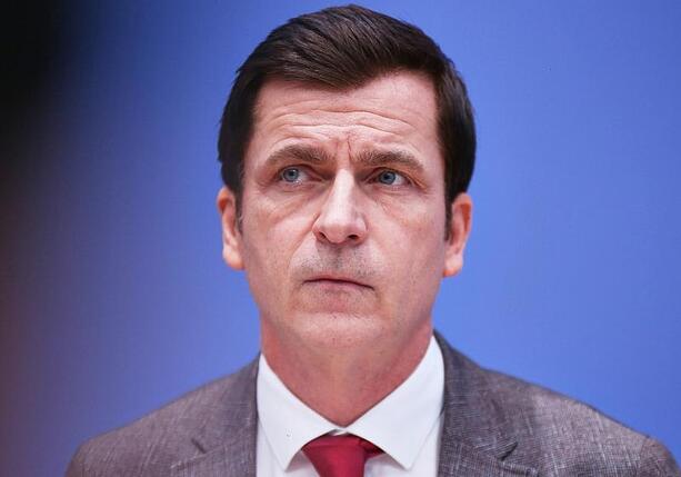 Bild vergrößern: Gemeindebund nach jüngsten Drohnen-Sichtungen besorgt Bild vergrößern: Gemeindebund nach jüngsten Drohnen-Sichtungen besorgt