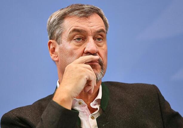 Bild vergrößern: Söder vermutet Russland hinter Störungen am Flughafen München