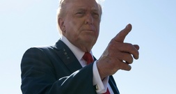 Trump kündigt Entlassungen wegen anhaltender Haushaltssperre in den USA an