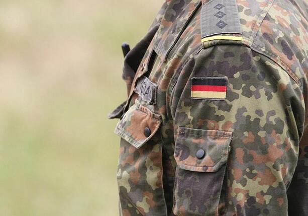 Bild vergrößern: SPD-Politiker für Anti-Drohen-Einsätze der Bundeswehr im Innern