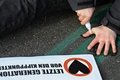 Berliner Polizei beschlagnahmt von Klimaaktivisten große Mengen Sekundenkleber