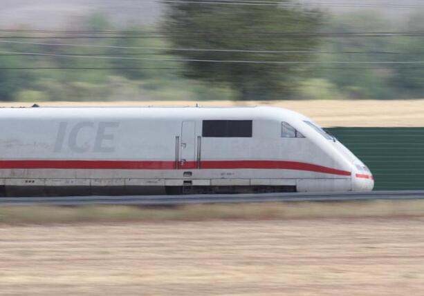 Bild vergrößern: Reizgas-Alarm im ICE
