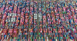 Welthandel: WTO hebt Prognose für 2025 an - Aussichten für 2026 aber verdüstert