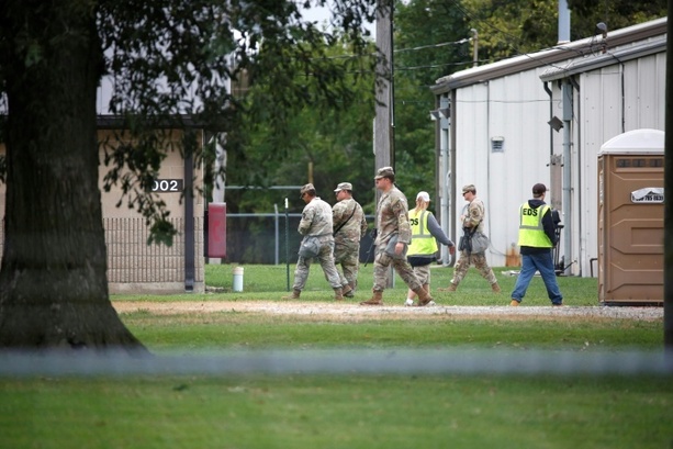 Bild vergrößern: 200 Nationalgardisten aus Texas im US-Bundesstaat Illinois eingetroffen