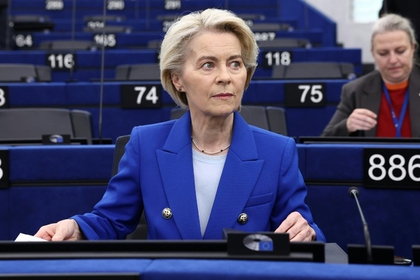 Bild vergrößern: EU-Parlament stimmt über zwei Misstrauensanträge gegen von der Leyen ab