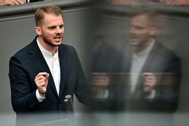 Bild vergrößern: SPD-Generalsekretär: Einigung im Koalitionsausschuss zu verschiedenen Themen Bild vergrößern: SPD-Generalsekretär: Einigung im Koalitionsausschuss zu verschiedenen Themen