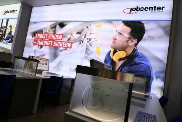 Bild vergrößern: Koalition beschließt scharfe Bürgergeld-Sanktionen - Merz: Mehr Gerechtigkeit Bild vergrößern: Koalition beschließt scharfe Bürgergeld-Sanktionen - Merz: Mehr Gerechtigkeit