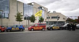 Auto-Gipfel: Greenpeace pocht auf zügigen Umstieg auf E-Mobilität