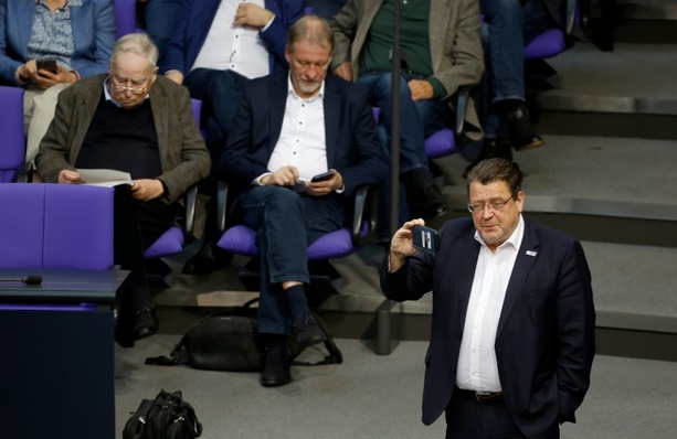 Bild vergrößern: Bundestag hebt Immunität der AfD-Abgeordneten Brandner und Moosdorf auf Bild vergrößern: Bundestag hebt Immunität der AfD-Abgeordneten Brandner und Moosdorf auf