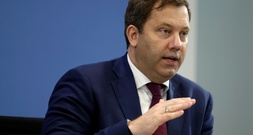 EU-Finanzminister diskutieren in Luxemburg über eingeforene russische Vermögen
