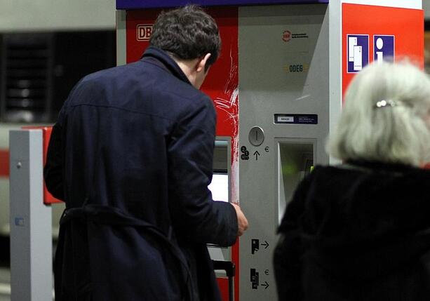 Bild vergrößern: Bahn hält Preise zum Fahrplanwechsel erstmals seit 2019 stabil Bild vergrößern: Bahn hält Preise zum Fahrplanwechsel erstmals seit 2019 stabil